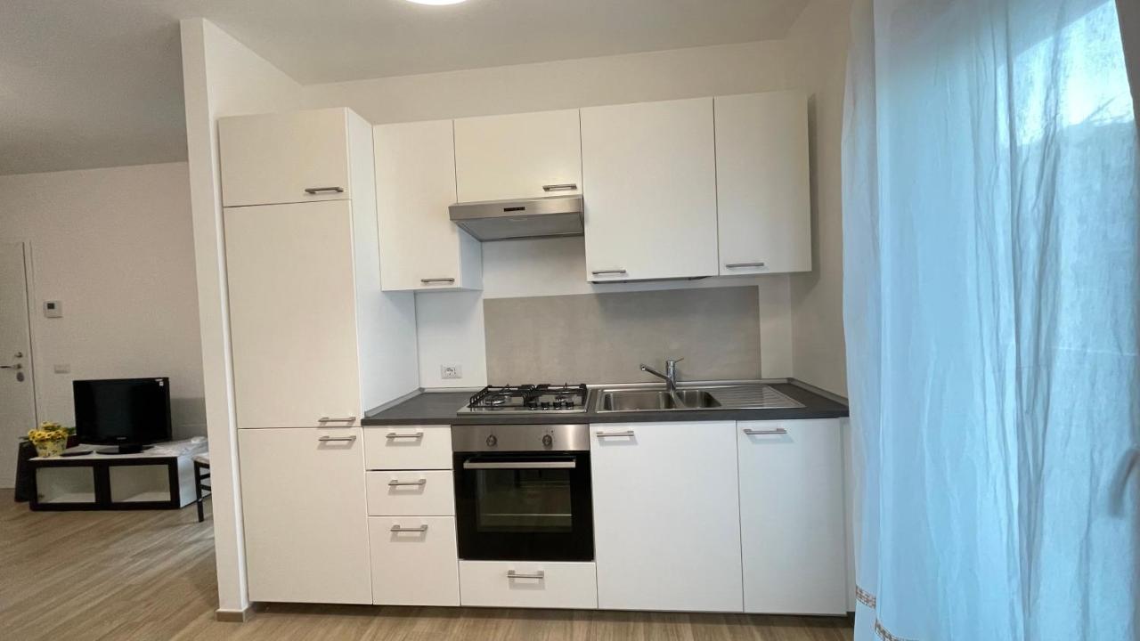 Central Modern Apartment Бари Экстерьер фото