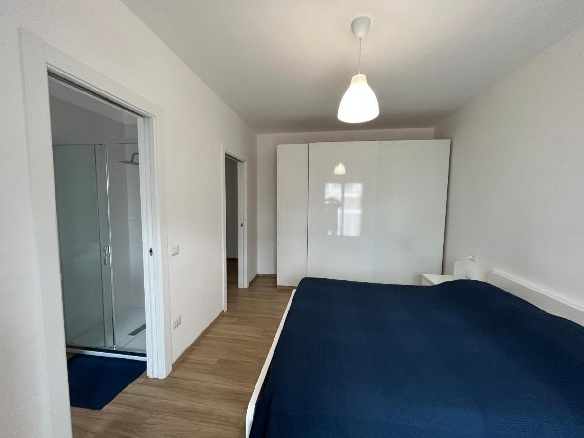 Central Modern Apartment Бари Экстерьер фото