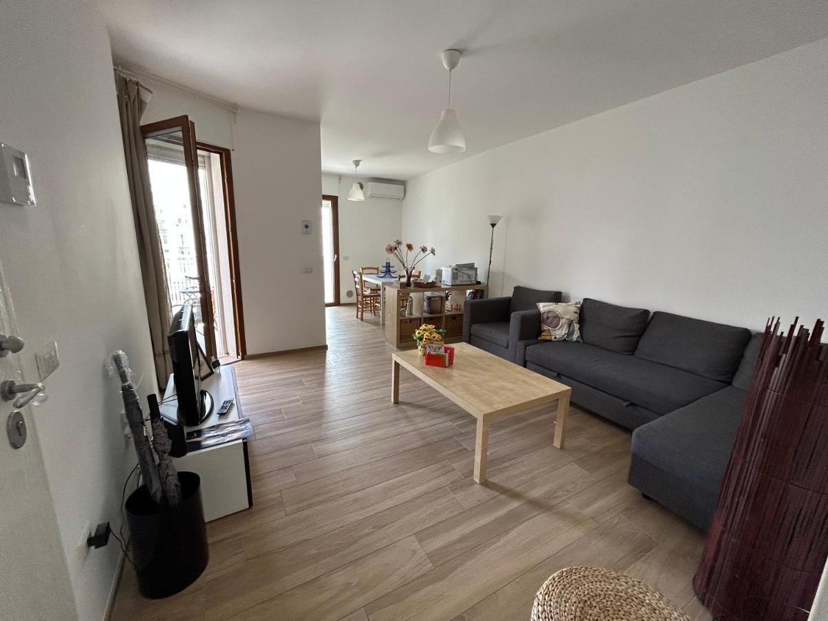 Central Modern Apartment Бари Экстерьер фото