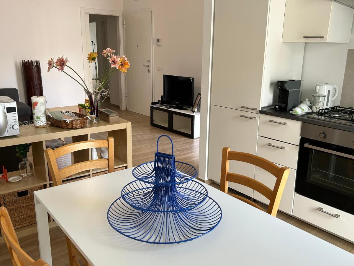 Central Modern Apartment Бари Экстерьер фото